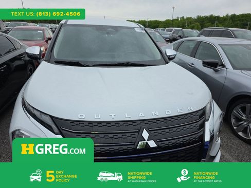 Used 2022 Mitsubishi Outlander ES AWD/4WD image 1