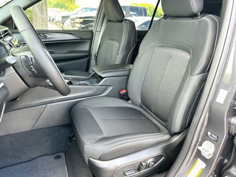 New 2026 Jeep Grand Cherokee Laredo X image 17