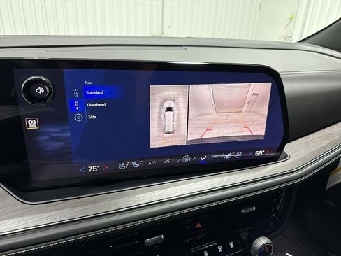 New 2026 Chevrolet Suburban Premier image 15