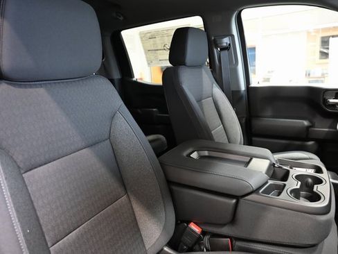 New 2026 Chevrolet Silverado 1500 Custom Trail Boss w/ LPO, Dark Essentials Package image 9