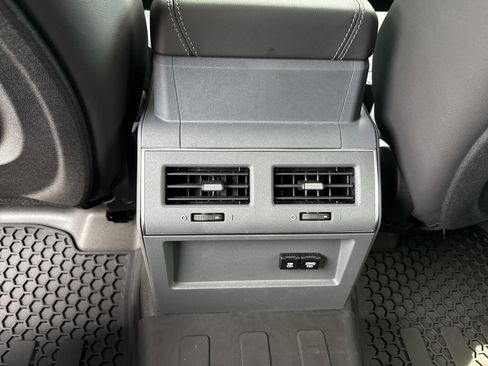 Used 2025 INEOS Grenadier Fieldmaster Edition image 27