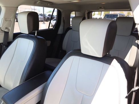 Used 2010 GMC Terrain SLT FWD image 17