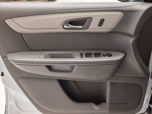 Used 2017 Chevrolet Traverse LS FWD image 8