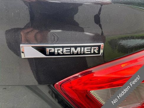 Used 2017 Chevrolet Cruze Premier FWD image 8