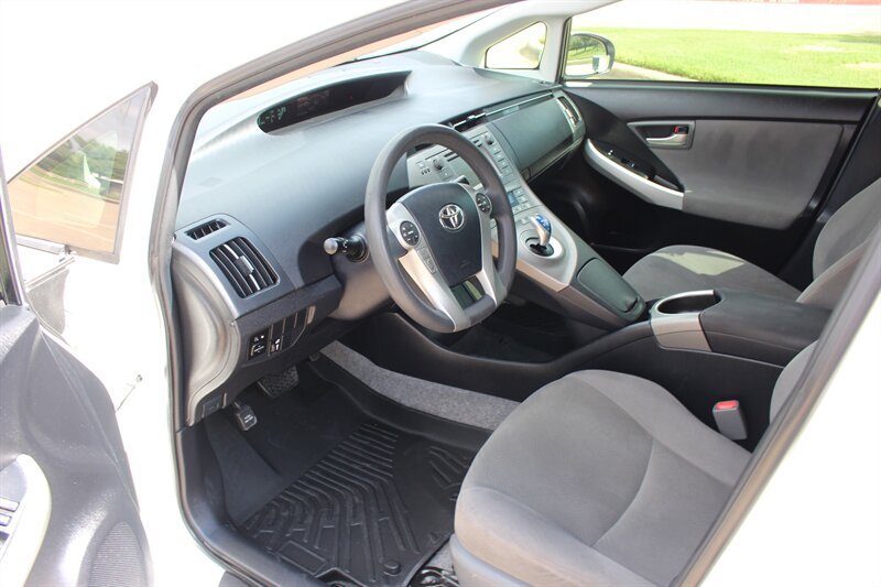 Used 2015 Toyota Prius Three FWD image 15