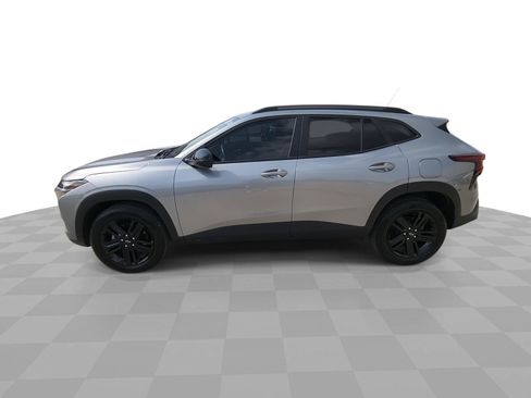 Used 2026 Chevrolet Trax ACTIV w/ Sunroof Package FWD image 5