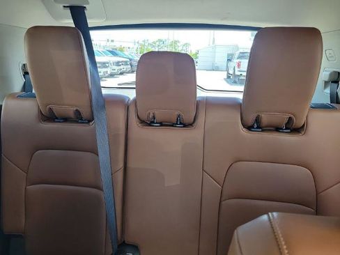 Used 2022 Nissan Pathfinder Platinum w/ Cargo Package AWD/4WD image 14