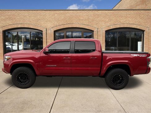 Used 2020 Toyota Tacoma TRD Sport AWD/4WD image 7
