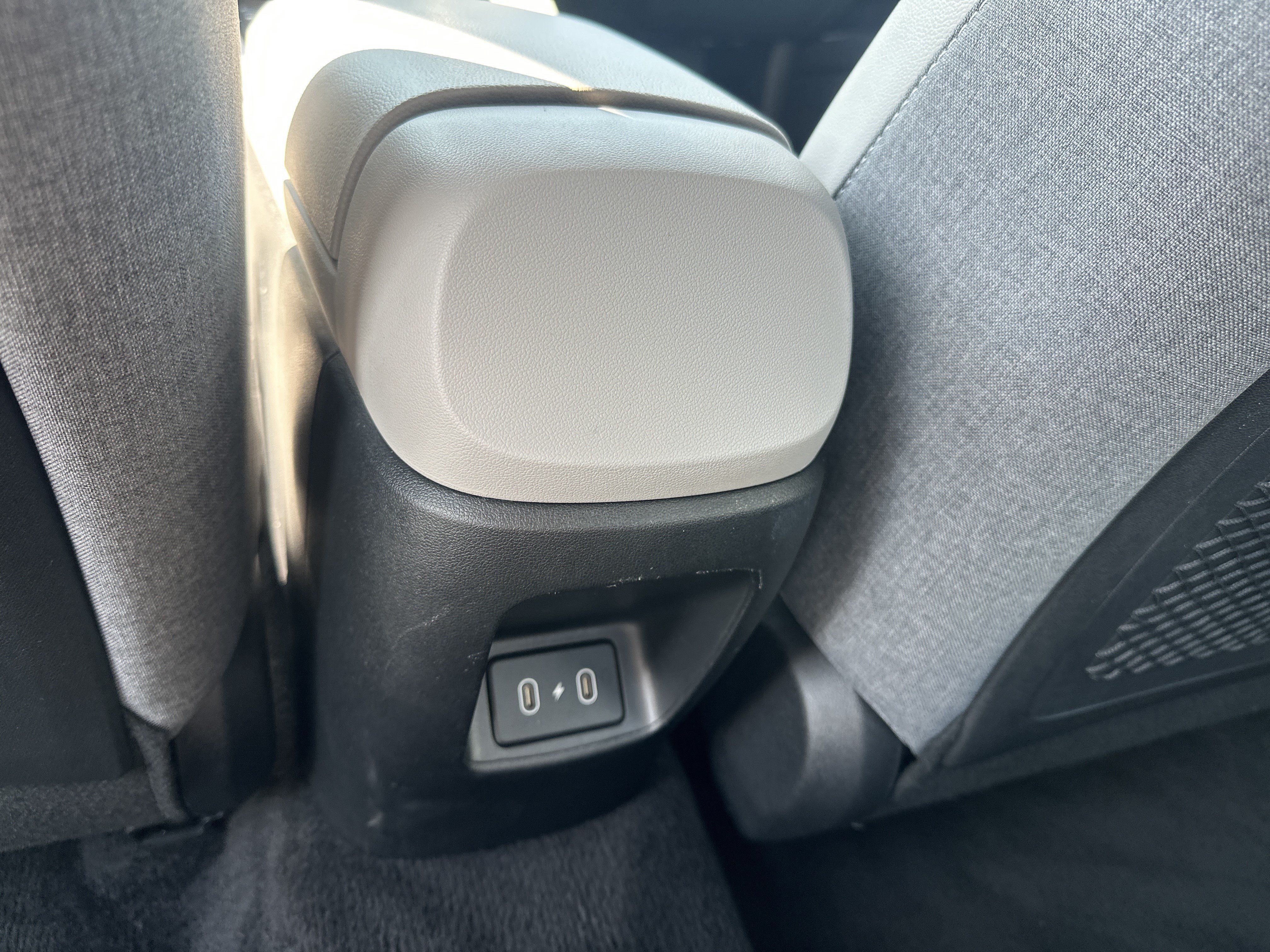 Used 2024 Hyundai Elantra Limited FWD image 29
