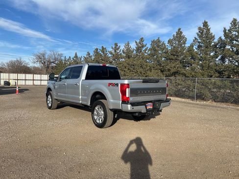 Used 2019 Ford F250 Platinum image 4