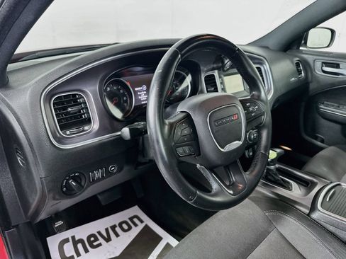 Used 2015 Dodge Charger SE w/ Power Sunroof Group RWD image 9