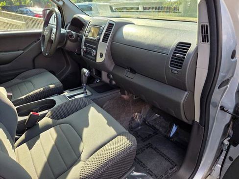 Used 2016 Nissan Frontier Desert Runner image 33