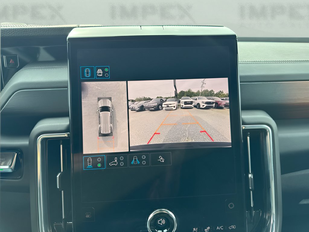 Used 2025 GMC Yukon Denali RWD image 22