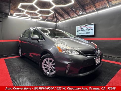 Used 2013 Toyota Prius V Two image 1