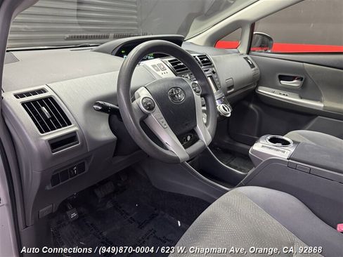 Used 2014 Toyota Prius V Two image 11