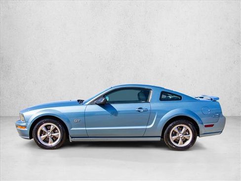 Used 2006 Ford Mustang GT RWD image 8