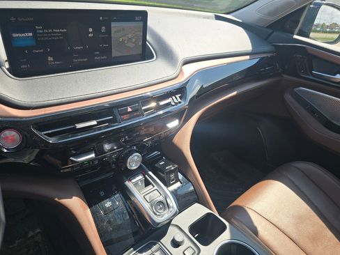 Used 2024 Acura MDX SH-AWD w/ Technology Package image 30