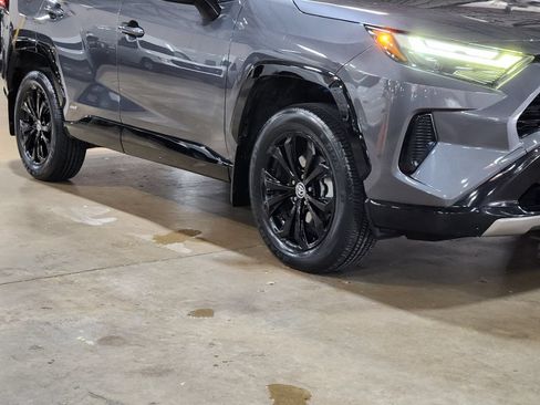 Used 2023 Toyota RAV4 SE AWD/4WD image 16