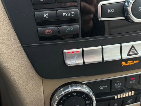 Used 2012 Mercedes-Benz C 300 4MATIC Sedan image 17