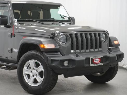 Used 2019 Jeep Wrangler Sport w/ Quick Order Package 24S AWD/4WD image 4