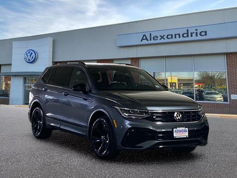 Certified 2023 Volkswagen Tiguan SE R-Line FWD image 1