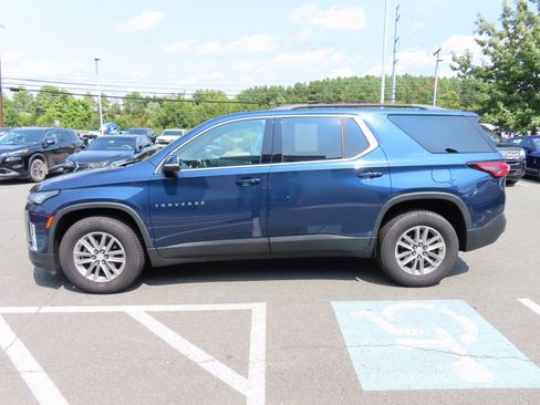Used 2022 Chevrolet Traverse LT image 8