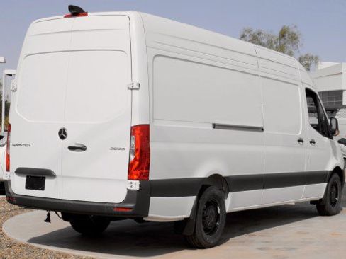 New 2025 Mercedes-Benz Sprinter 2500 image 4