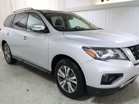 Used 2019 Nissan Pathfinder SL image 5