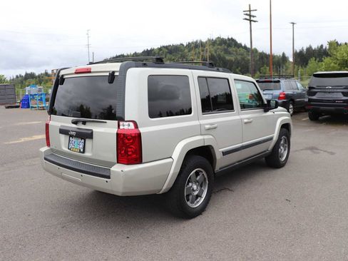 Used 2007 Jeep Commander Sport image 5