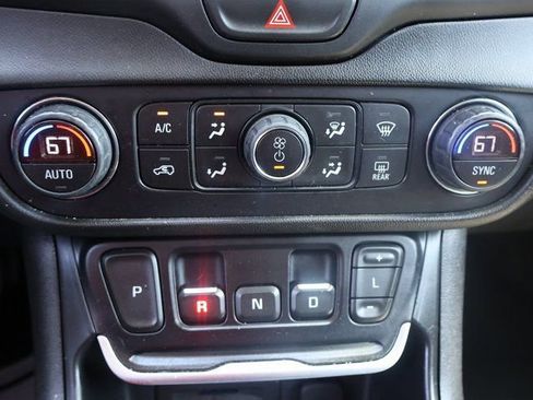 Used 2019 GMC Terrain SLT AWD/4WD image 29