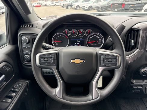 Used 2022 Chevrolet Silverado 2500 Custom w/ Custom Value Package image 13