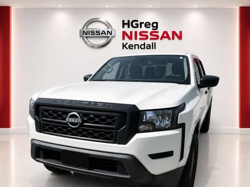 Used 2022 Nissan Frontier S RWD image 3