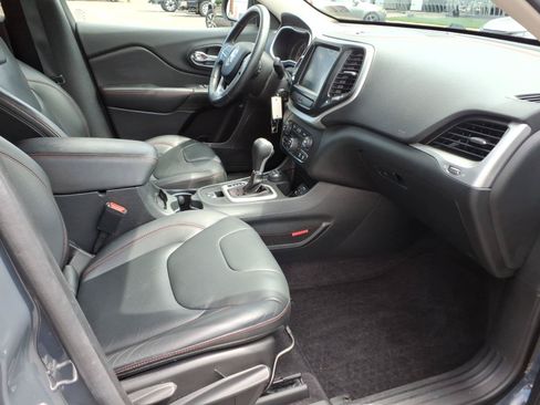 Used 2016 Jeep Cherokee Trailhawk w/ Leather Interior Group AWD/4WD image 31