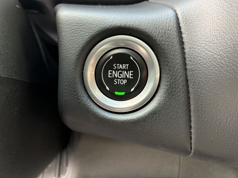 Used 2022 Chevrolet Suburban Premier RWD image 33