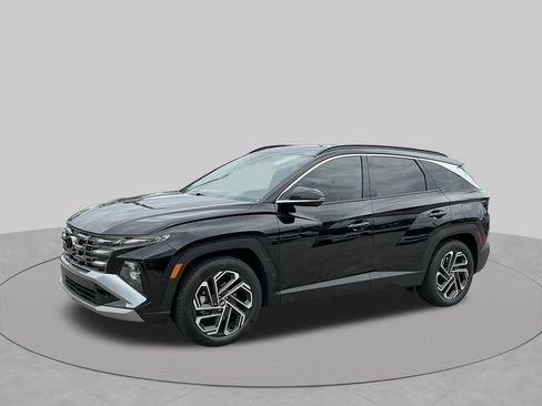Used 2025 Hyundai Tucson Limited FWD image 2