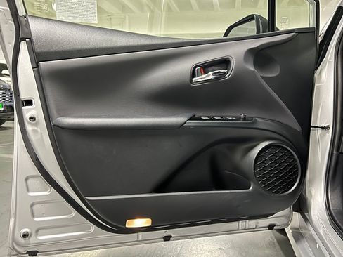 Certified 2022 Toyota Prius LE FWD image 35