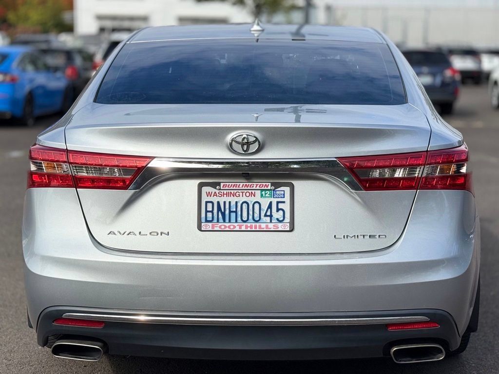 Used 2017 Toyota Avalon Limited w/ All Weather Liner Package FWD image 4