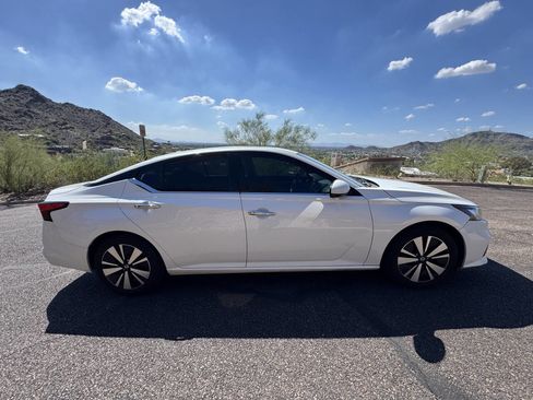 Used 2019 Nissan Altima 2.5 SV image 4