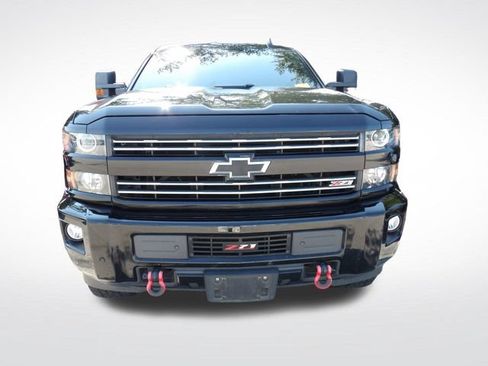 Used 2018 Chevrolet Silverado 2500 LT w/ Midnight Edition AWD/4WD image 4
