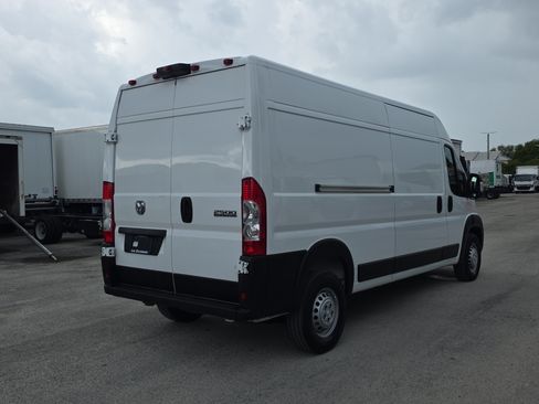 Used 2024 RAM ProMaster 2500 w/ Convenience Group FWD image 7