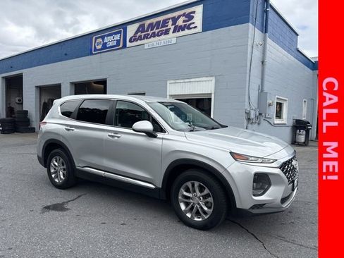 Used 2019 Hyundai Santa Fe SE image 1