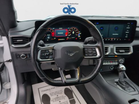 Used 2025 Ford Mustang Premium image 13