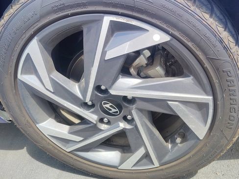 Used 2025 Hyundai Elantra Limited FWD image 5