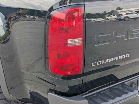 Used 2022 Chevrolet Colorado ZR2 AWD/4WD image 13