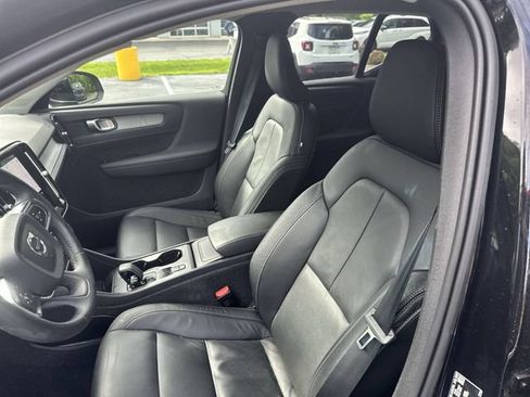 Used 2024 Volvo XC40 B5 Core AWD/4WD image 16