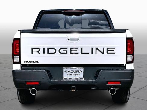 Used 2025 Honda Ridgeline Black Edition image 5
