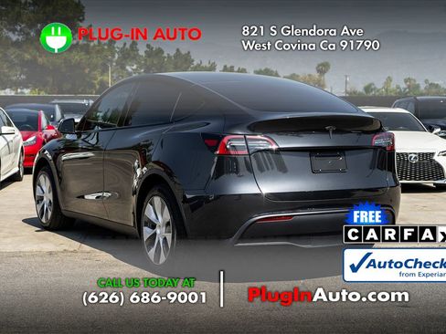 Used 2024 Tesla Model Y 2WD image 3