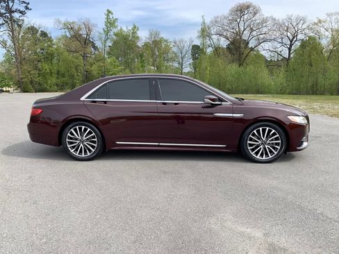 Used 2020 Lincoln Continental w/ Premium Package image 8