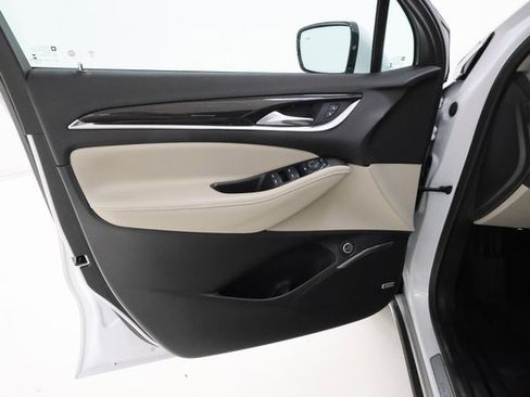 Used 2021 Buick Enclave Essence w/ Sound and Sites Package image 8