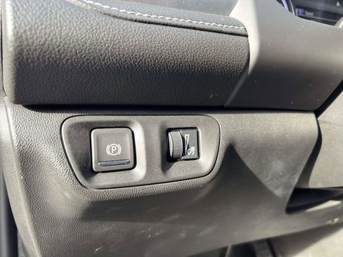 Used 2018 GMC Acadia SLT image 23